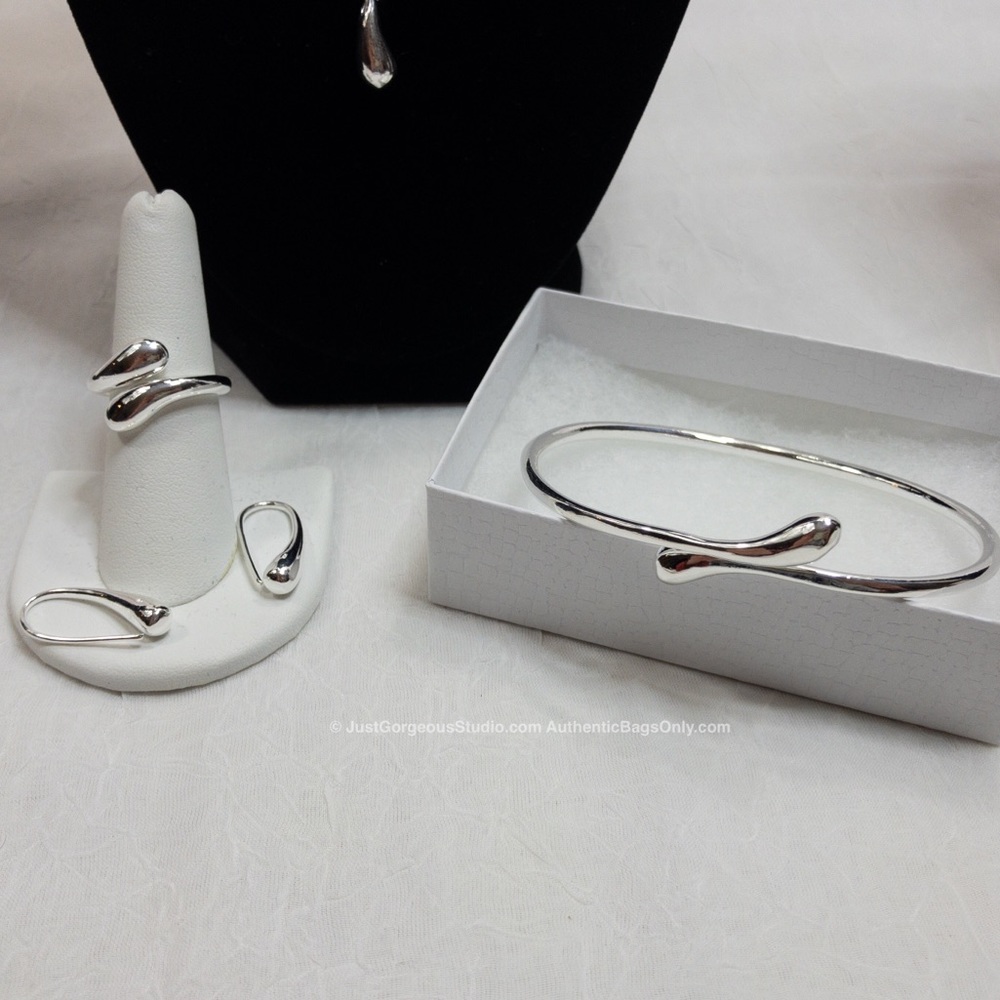 4PIECE Silver Plated Matching Teardrop Jewelry Set - Picture 4 of 5